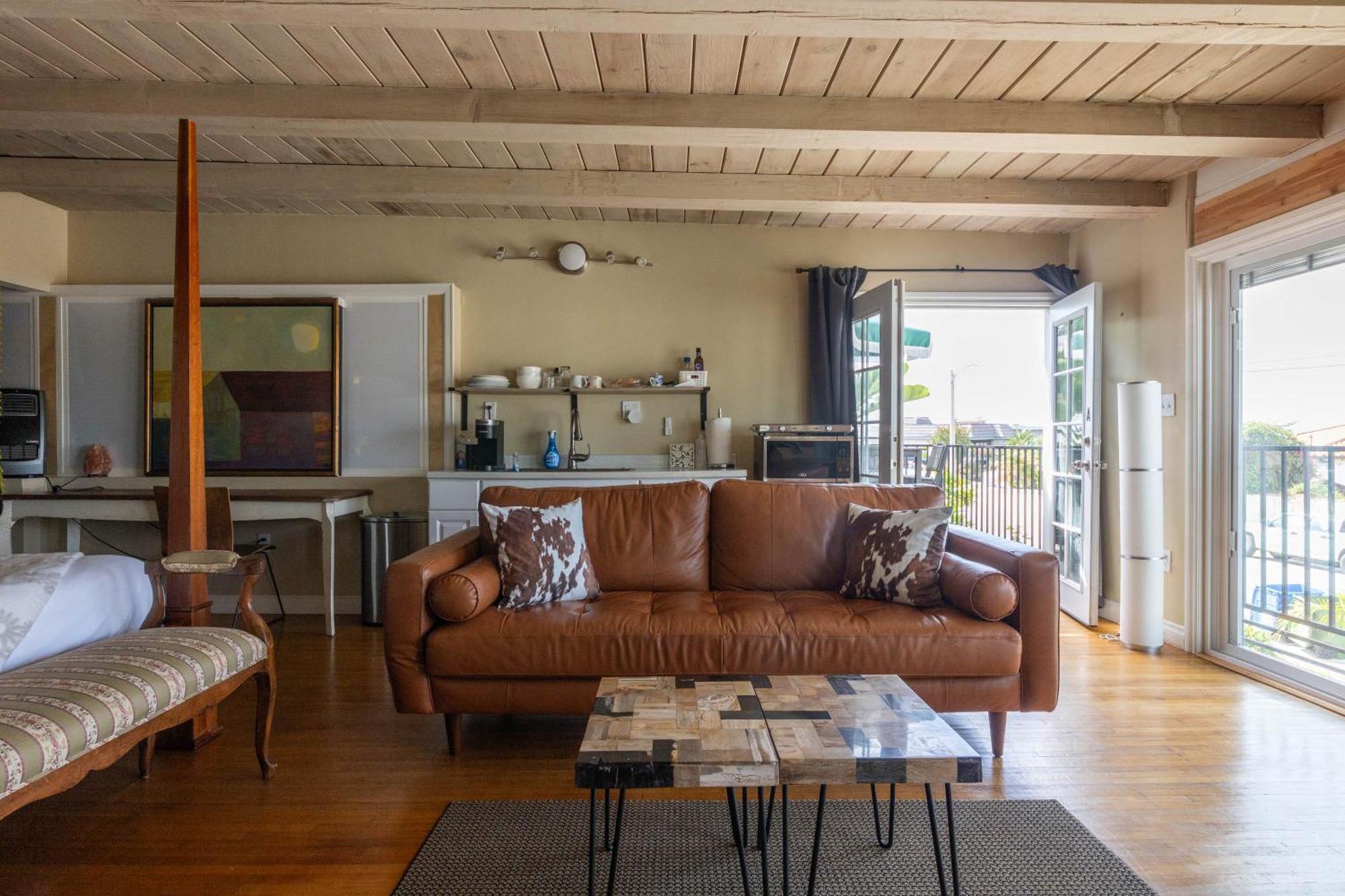 Overlooking Marina Del Rey Sailboats, Is Green Ginger Playa Del Rey On The Bluff, — Photos 3
